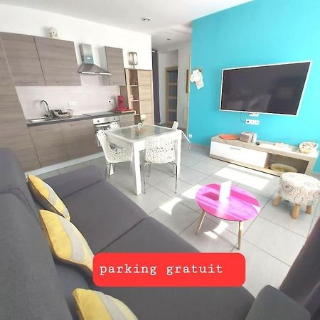 Gite Rdc 42M2 400 M Centre Ville 200 M Gare Tgv Parking Gratuit 250 Places Face Au Logement Arras Exteriör bild