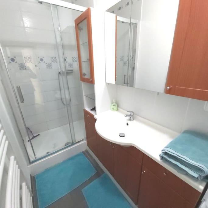 Gite Rdc 42M2 400 M Centre Ville 200 M Gare Tgv Parking Gratuit 250 Places Face Au Logement Arras Exteriör bild