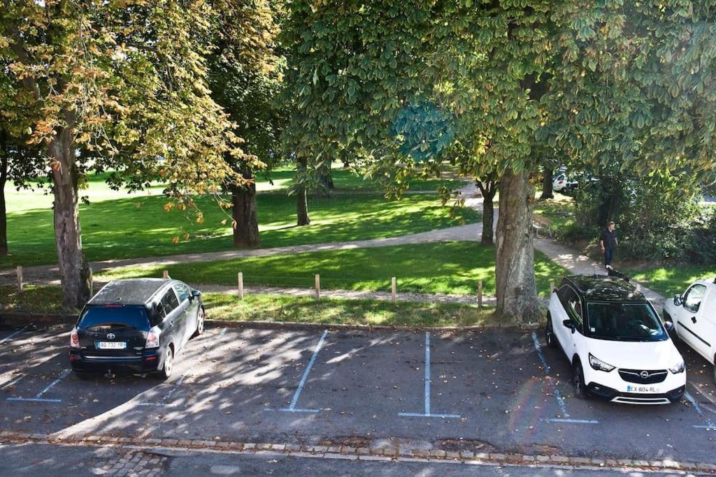 Gite Rdc 42M2 400 M Centre Ville 200 M Gare Tgv Parking Gratuit 250 Places Face Au Logement Arras Exteriör bild